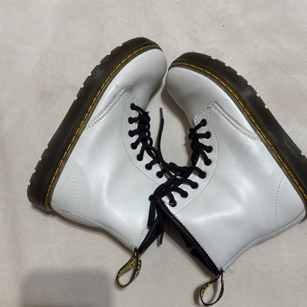 Dr. Martens Zavala J Youth Girls - Picture 5 of 11